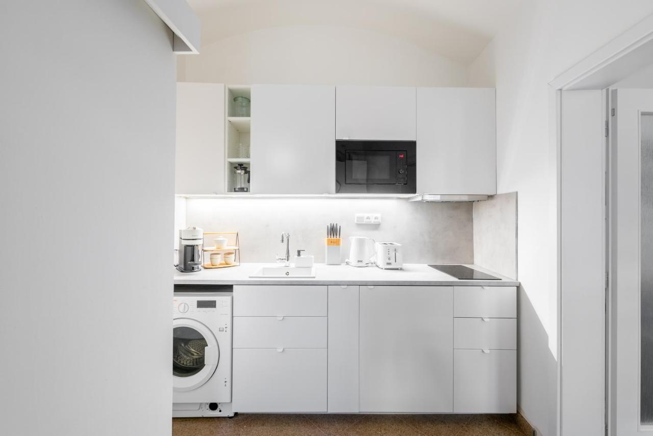 George Apartmán